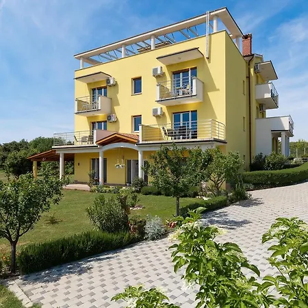 Гостевой дом Mirna Luka 3*
