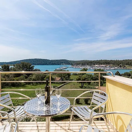 Guest house Mirna Luka 3*