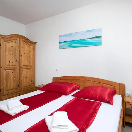 Guest house Mirna Luka 3*