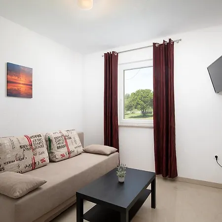 Guest house Mirna Luka Pomer