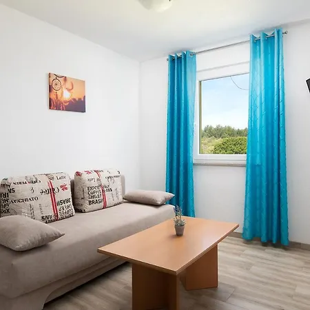 Guest house Mirna Luka Pomer