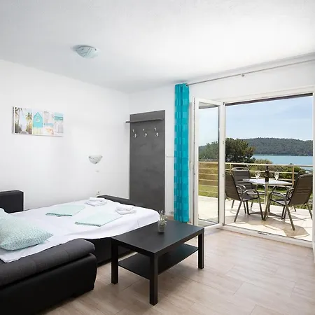 Guest house Mirna Luka Pomer