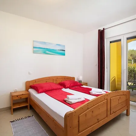 Guest house Mirna Luka 3*