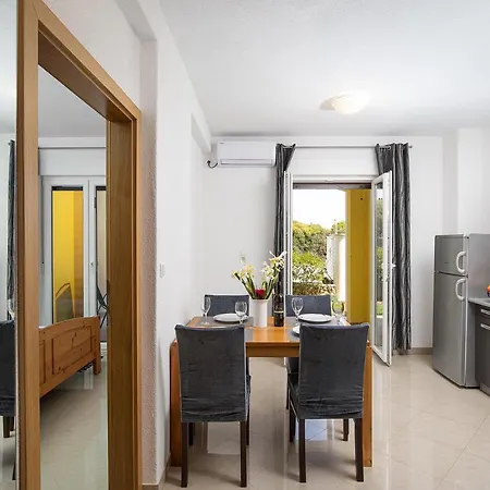 Guest house Mirna Luka