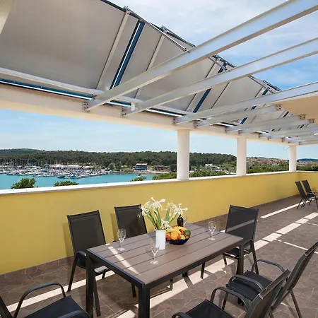 Guest house Mirna Luka 3*